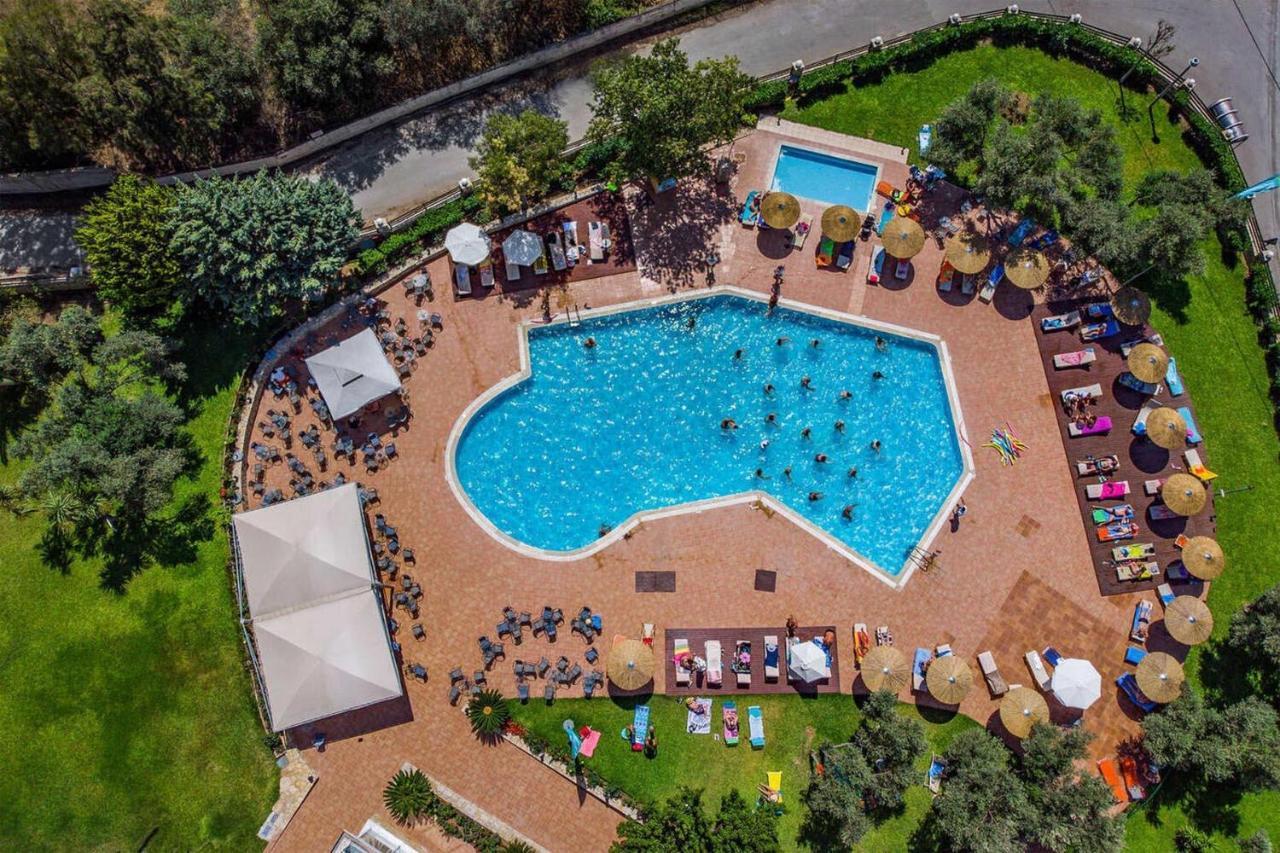 Evia Riviera Resort Амаринтос Экстерьер фото